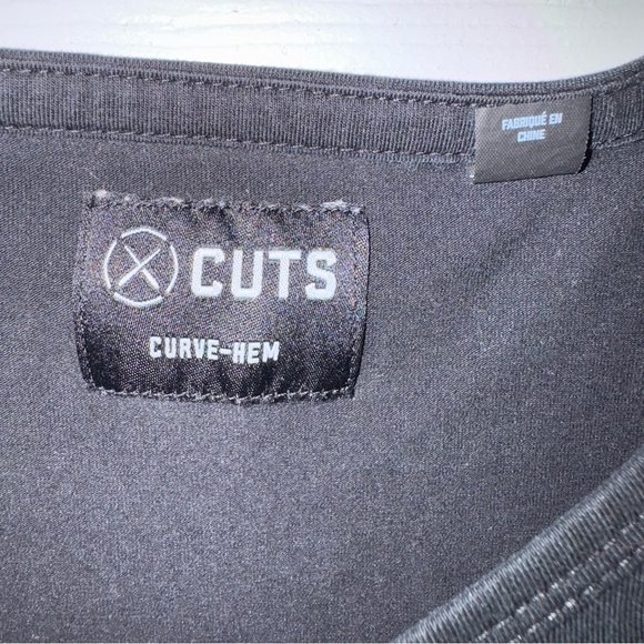 Cuts Clothing Men’s T-Shirt L Black Curve Hem Crewneck Short Sleeve Casual - Picture 3 of 5